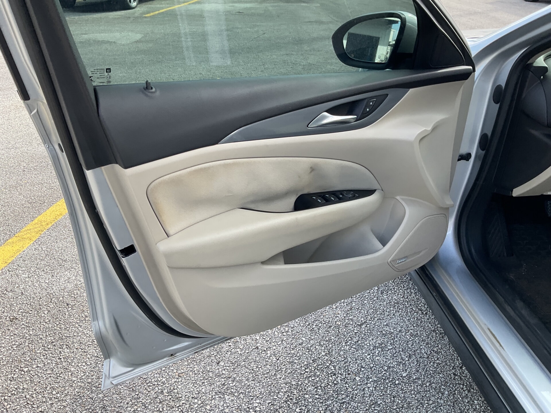 2018 BUICK REGAL TOURX PREFERRED photo 8