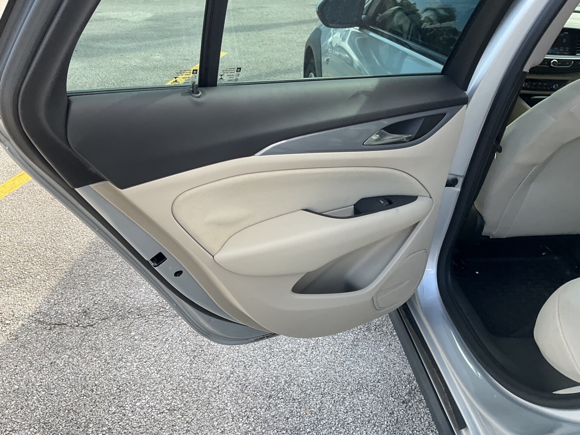 2018 BUICK REGAL TOURX PREFERRED photo 16