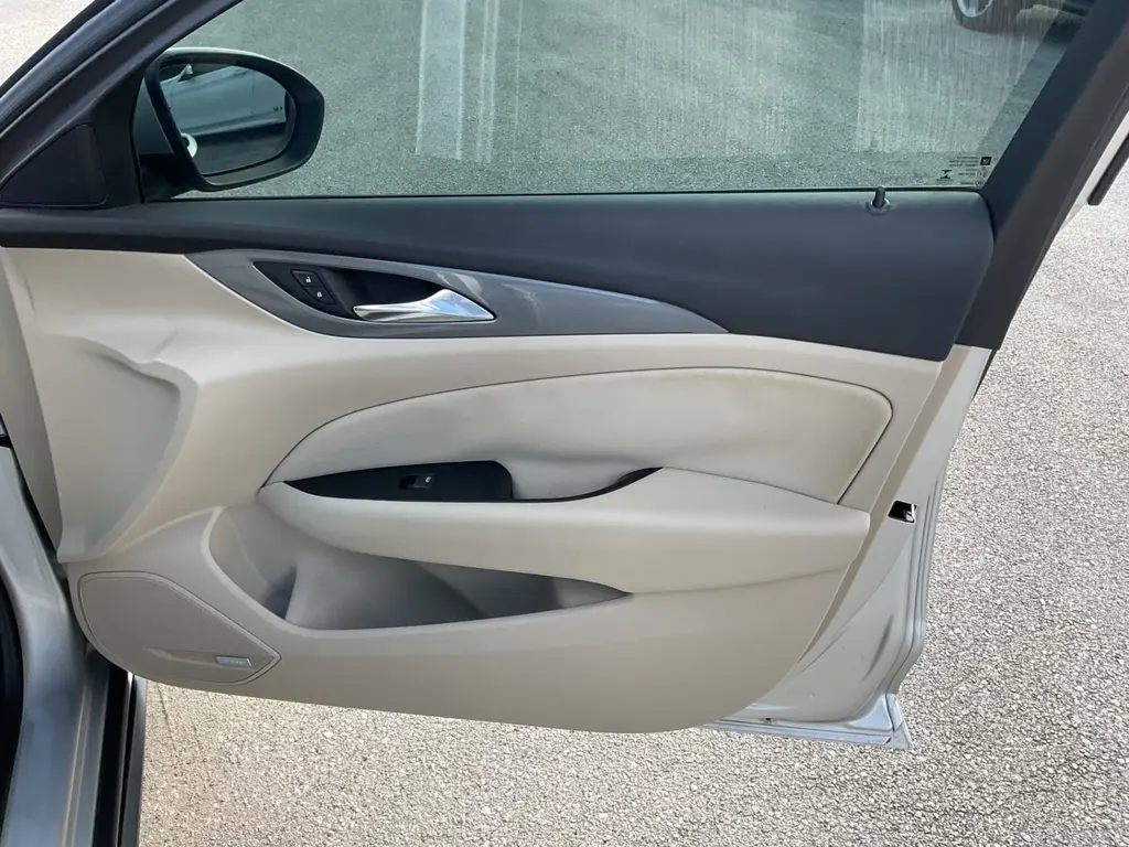 2018 BUICK REGAL TOURX PREFERRED photo 22
