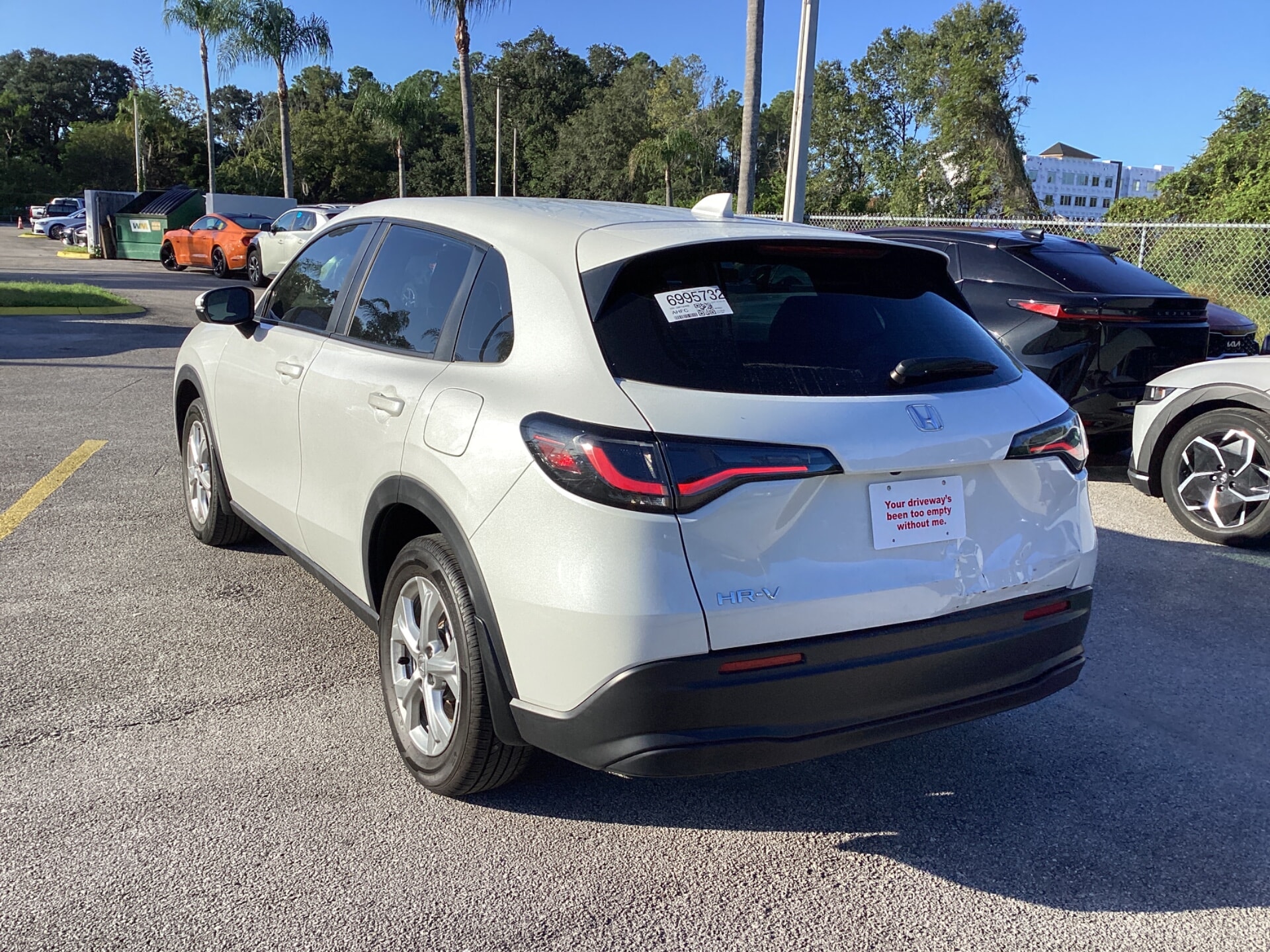 2025 HONDA HR-V LX photo 8