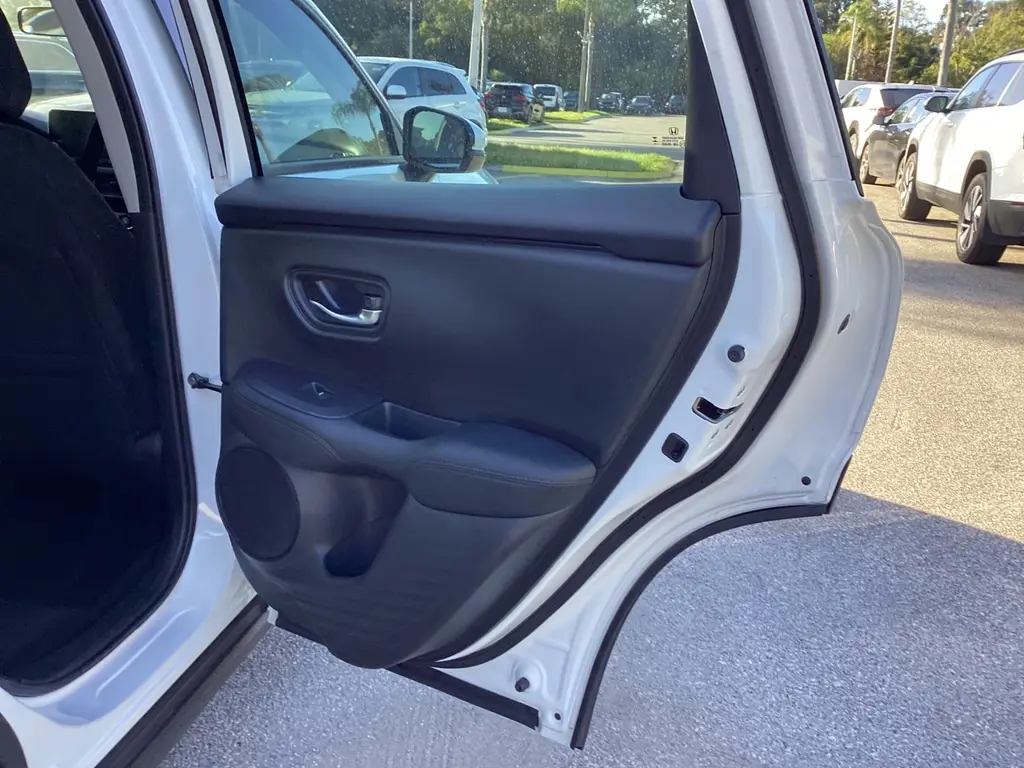 2025 HONDA HR-V LX photo 19