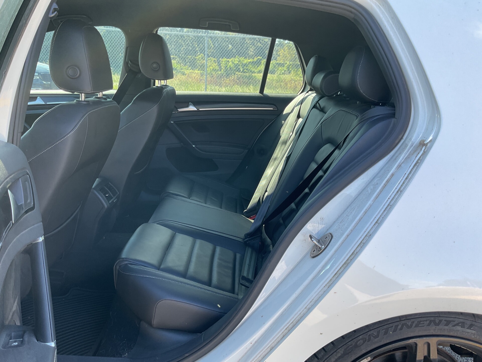 2016 VOLKSWAGEN GOLF R photo 18