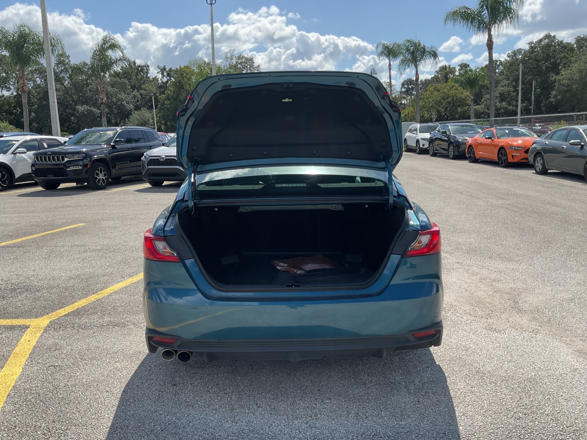 2025 TOYOTA CAMRY SE photo 6