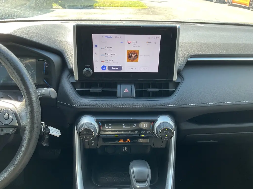 2023 TOYOTA RAV4 HYBRID LE photo 21
