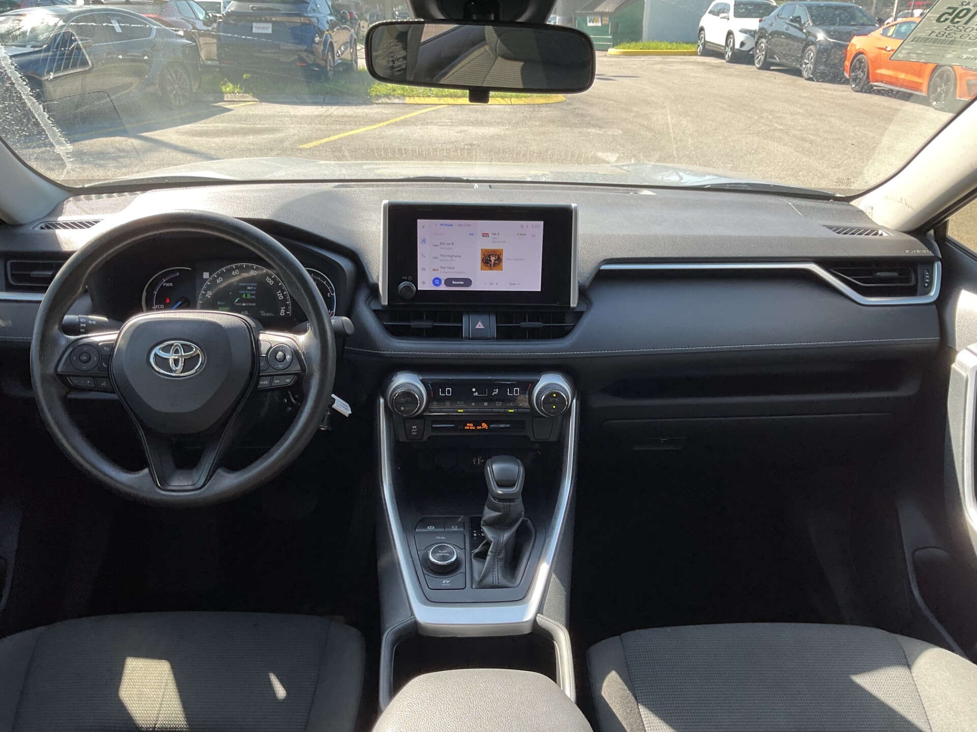 2023 TOYOTA RAV4 HYBRID LE photo 22