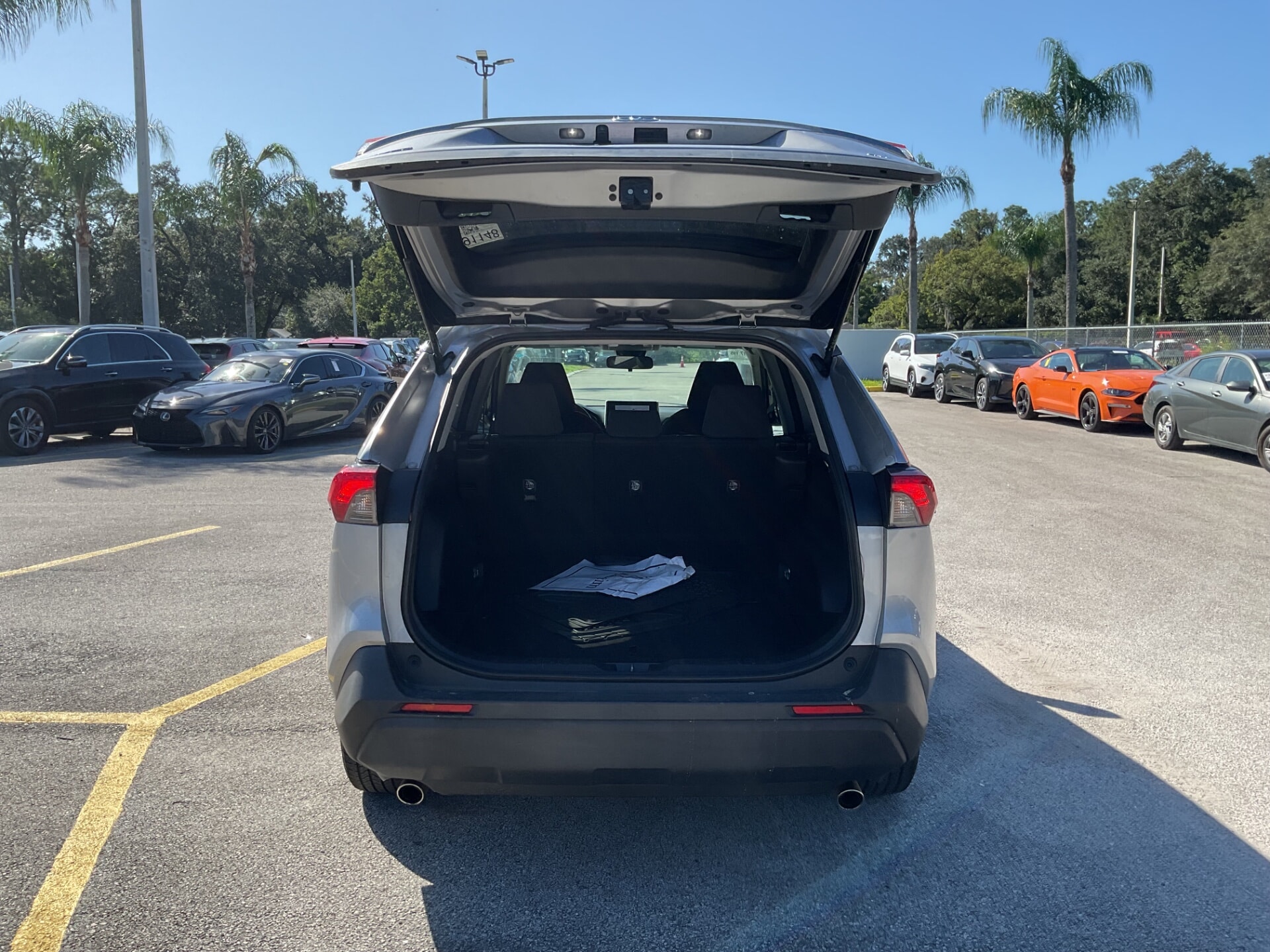 2023 TOYOTA RAV4 HYBRID LE photo 6