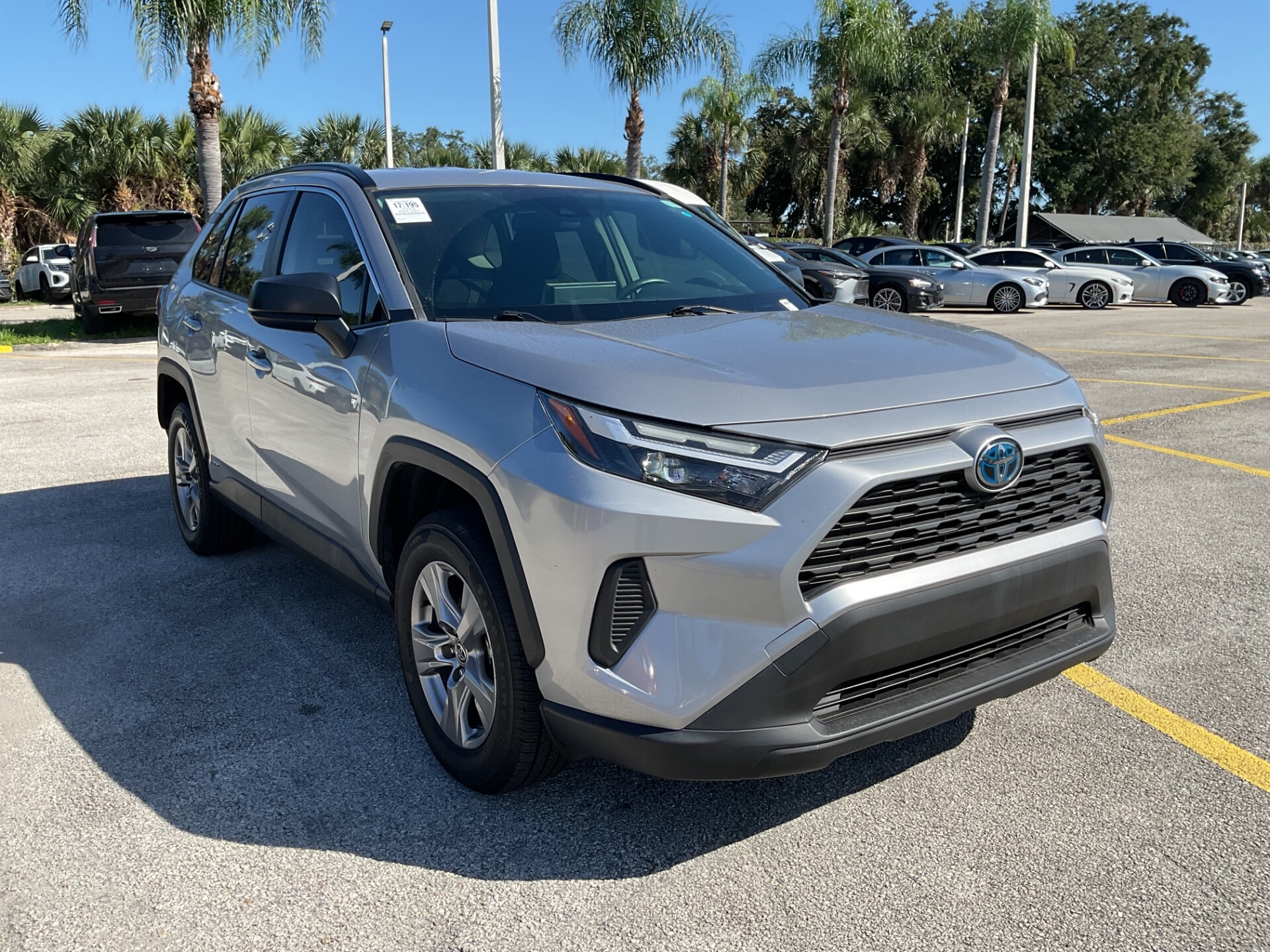 2023 TOYOTA RAV4 HYBRID LE photo 13
