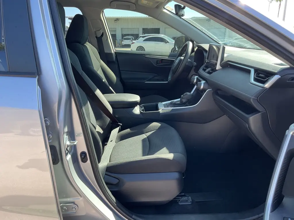 2023 TOYOTA RAV4 HYBRID LE photo 14