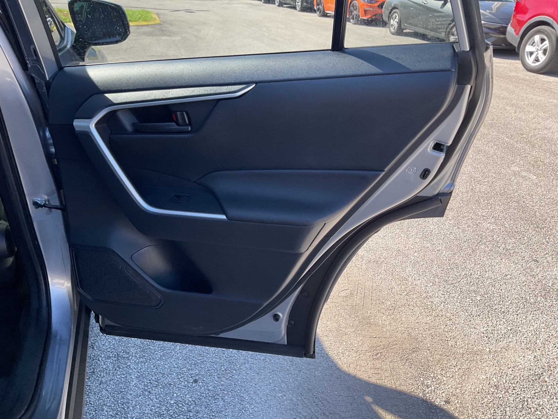 2023 TOYOTA RAV4 HYBRID LE photo 15
