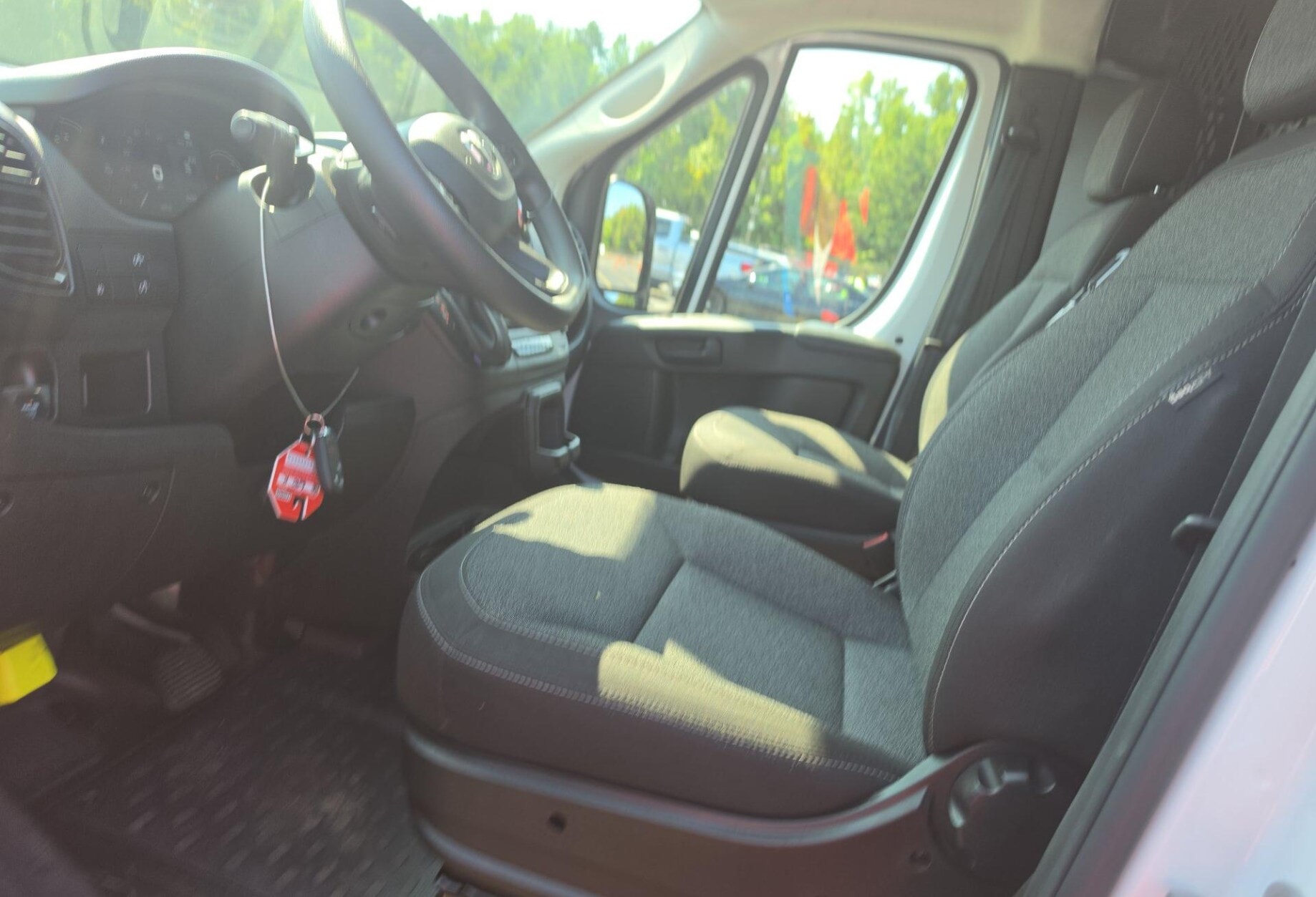 2025 RAM PROMASTER CARGO 136" WB - LOW ROOF photo 11