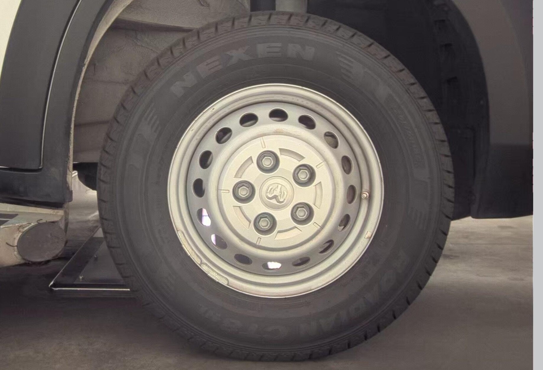 2025 RAM PROMASTER CARGO 136" WB - LOW ROOF photo 8