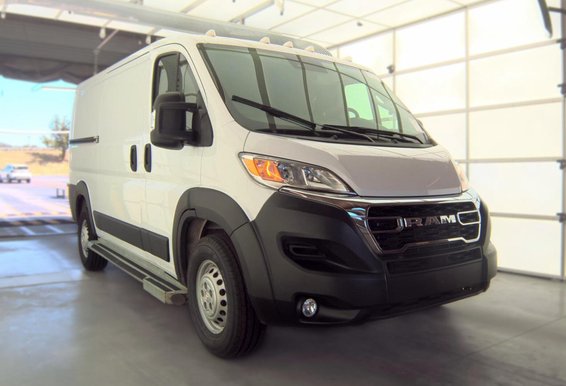 2025 RAM PROMASTER CARGO 136" WB - LOW ROOF photo 3