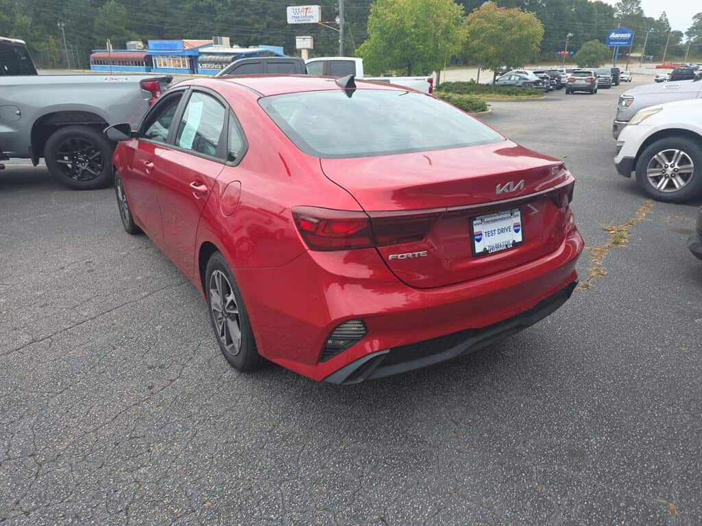 2023 KIA FORTE LXS photo 3