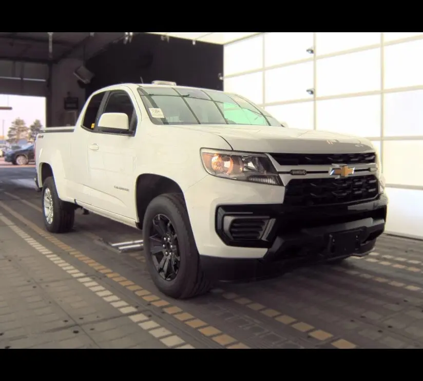 2022 CHEVROLET COLORADO 4WD LT photo 2