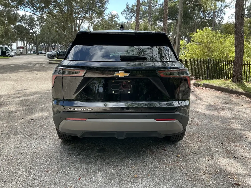 2025 CHEVROLET EQUINOX AWD LT photo 4