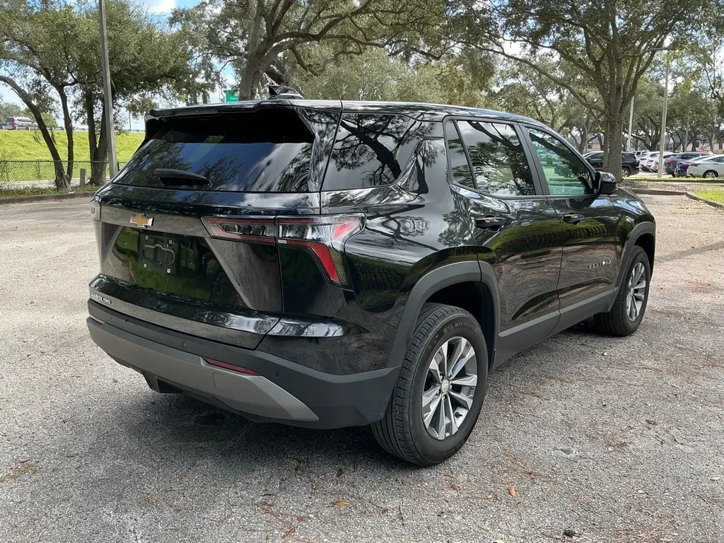 2025 CHEVROLET EQUINOX AWD LT photo 5