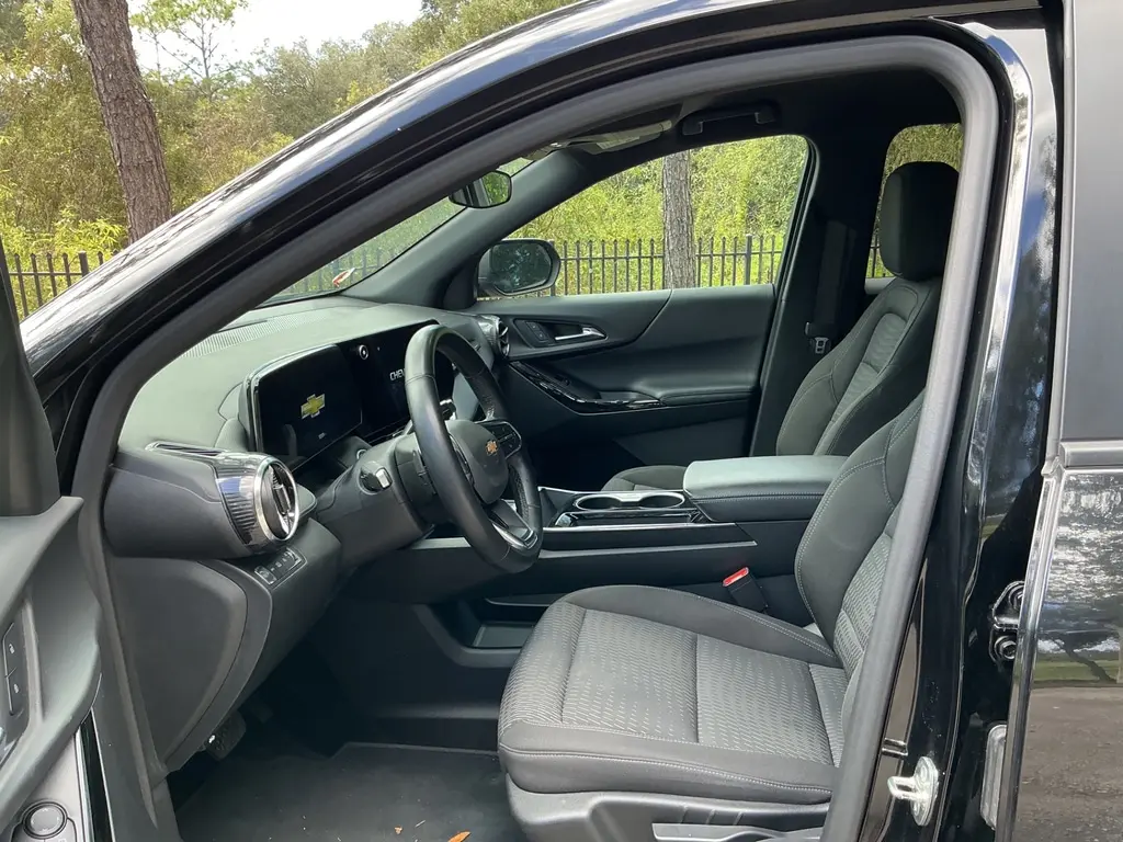2025 CHEVROLET EQUINOX AWD LT photo 10