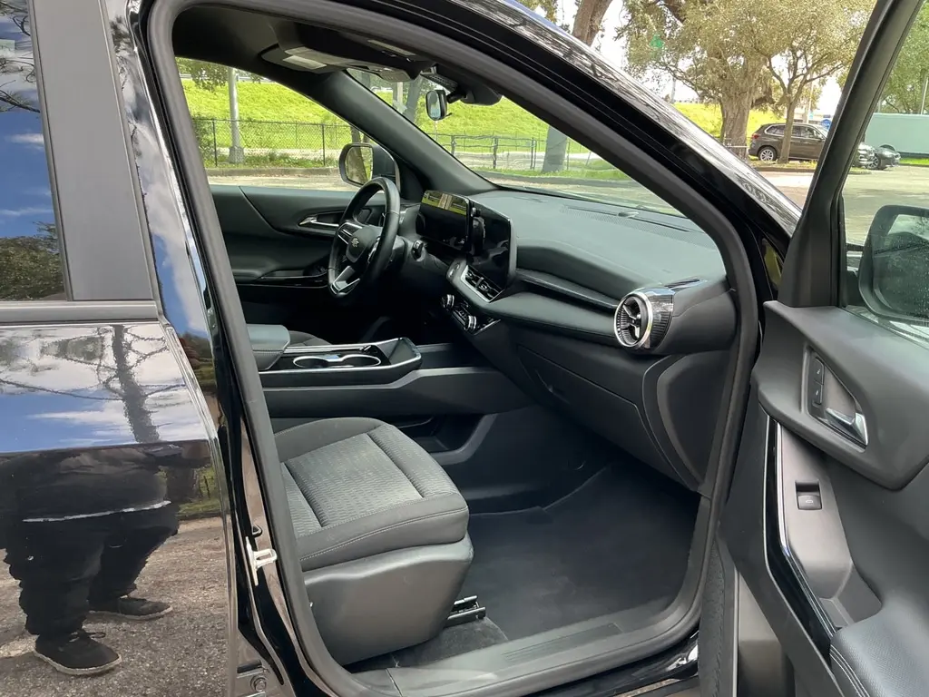 2025 CHEVROLET EQUINOX AWD LT photo 17