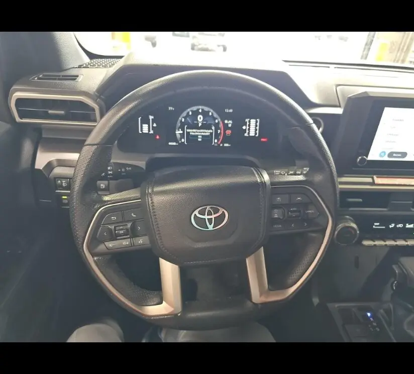 2025 TOYOTA 4RUNNER SR5 photo 14