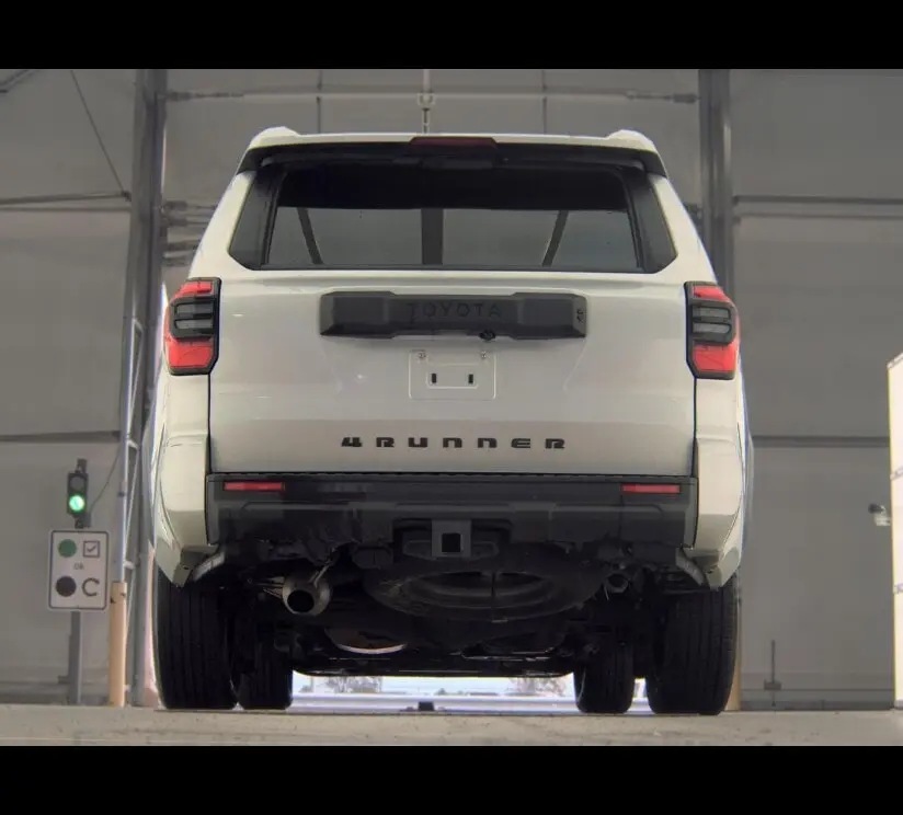 2025 TOYOTA 4RUNNER SR5 photo 7
