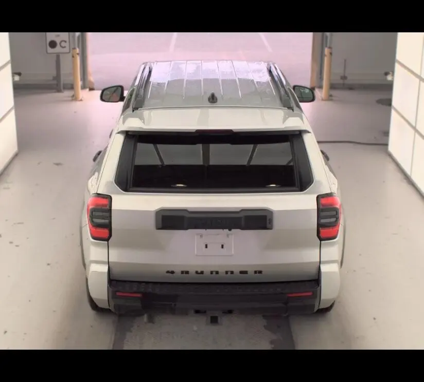 2025 TOYOTA 4RUNNER SR5 photo 8