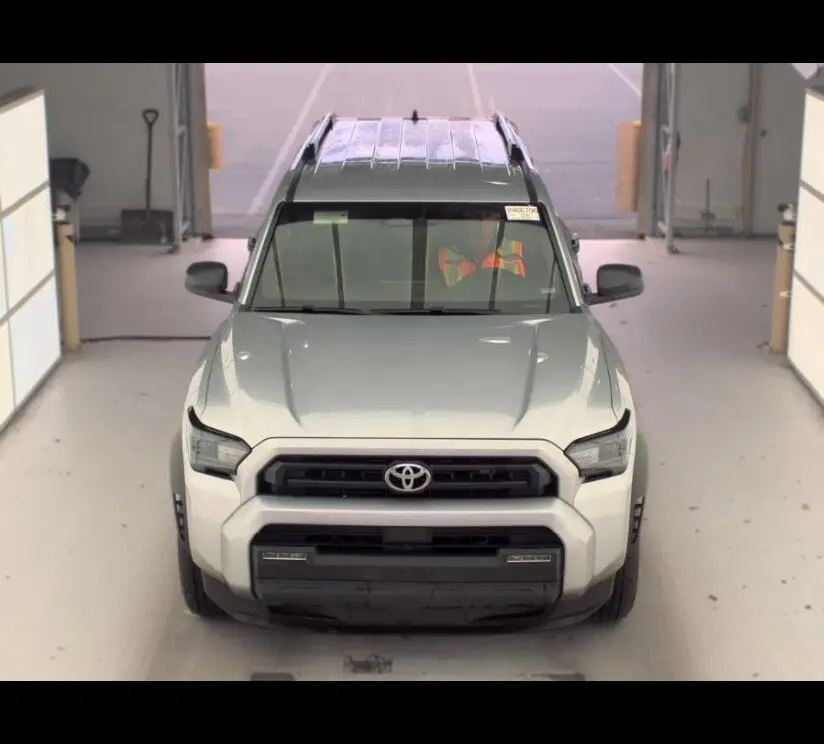 2025 TOYOTA 4RUNNER SR5 photo 5