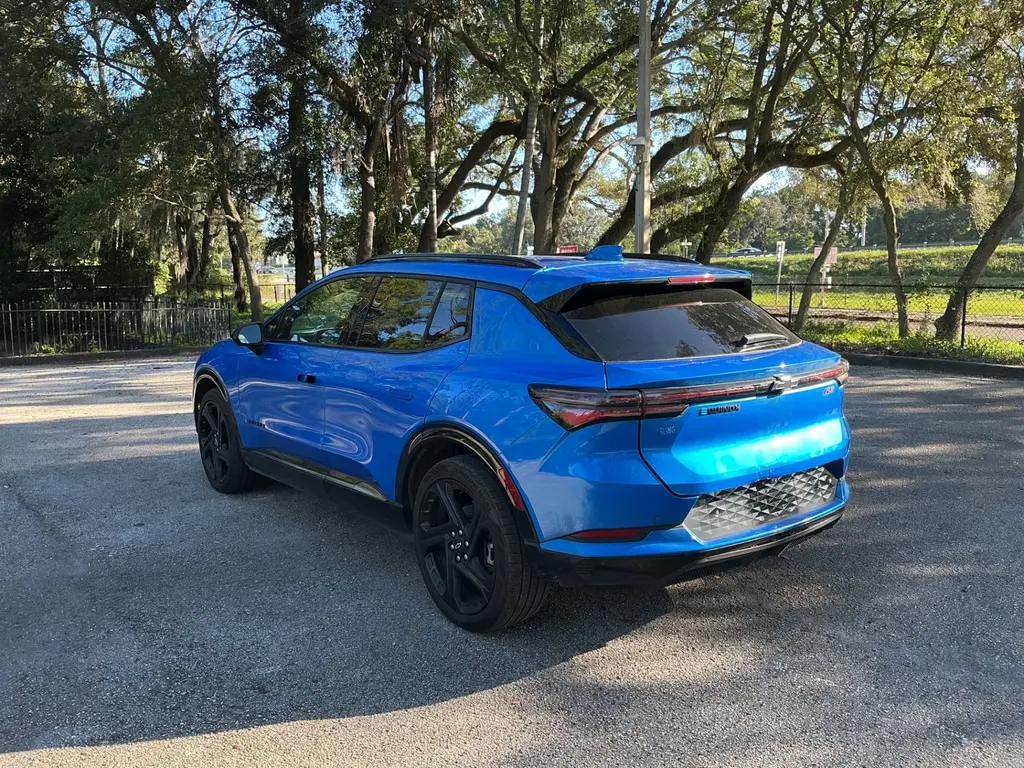 2024 CHEVROLET EQUINOX EV RS 2RS photo 3