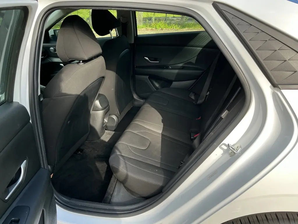 2024 HYUNDAI ELANTRA SEL photo 12