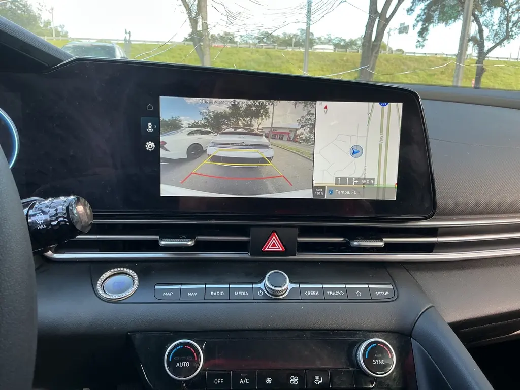 2024 HYUNDAI ELANTRA SEL photo 21