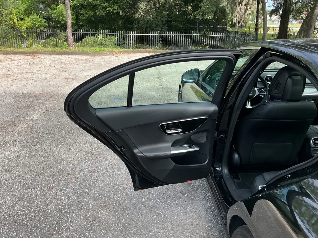 2025 MERCEDES-BENZ C-CLASS C 300 photo 11