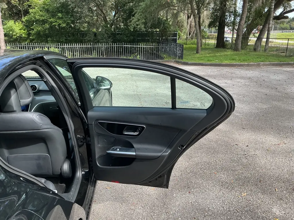 2025 MERCEDES-BENZ C-CLASS C 300 photo 15