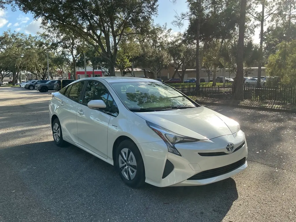 2016 TOYOTA PRIUS FOUR photo 7