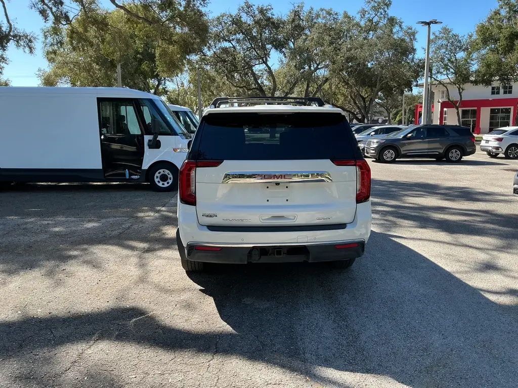 2021 GMC YUKON XL SLT photo 4