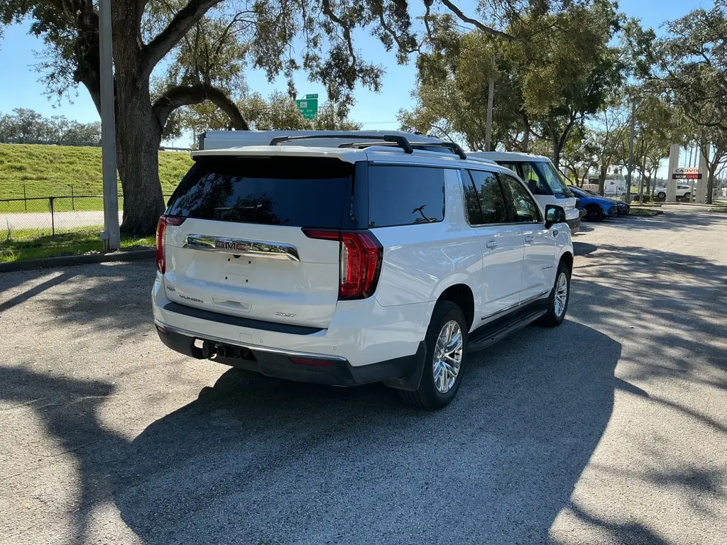 2021 GMC YUKON XL SLT photo 5