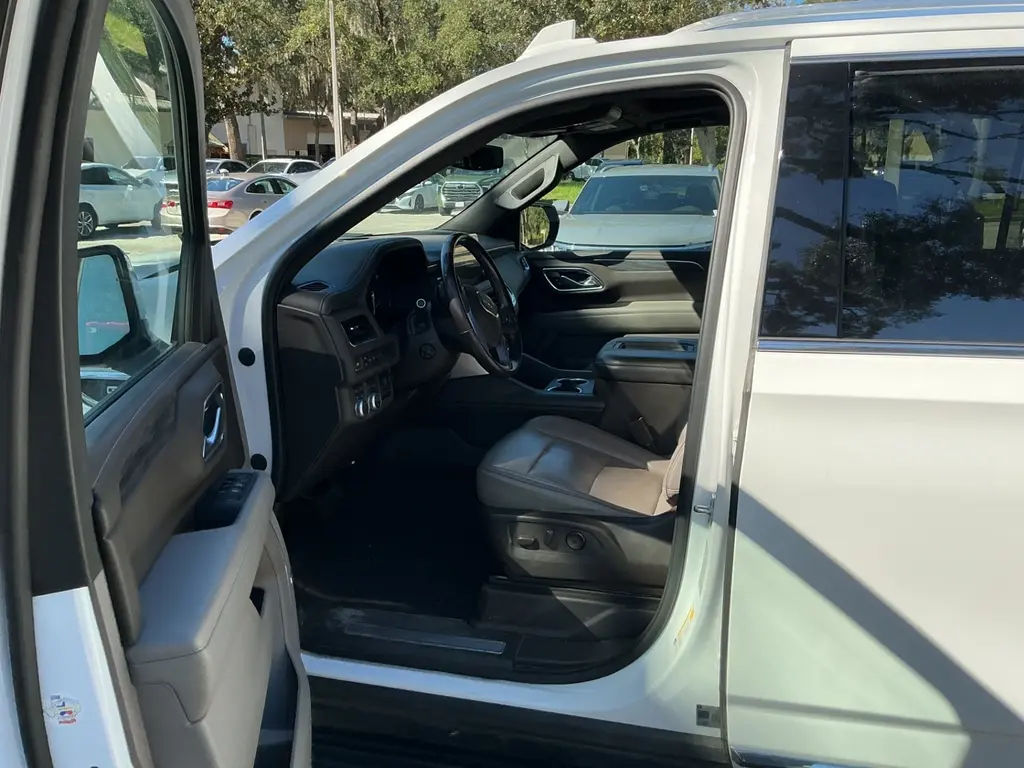 2021 GMC YUKON XL SLT photo 10