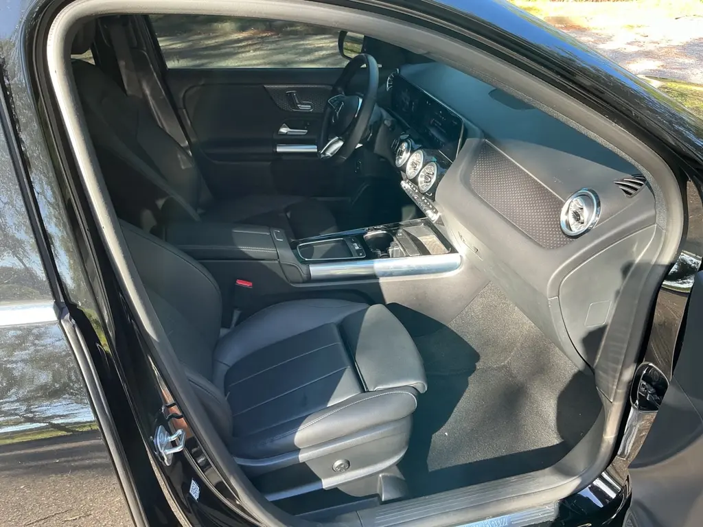 2025 MERCEDES-BENZ GLA GLA 250 photo 18