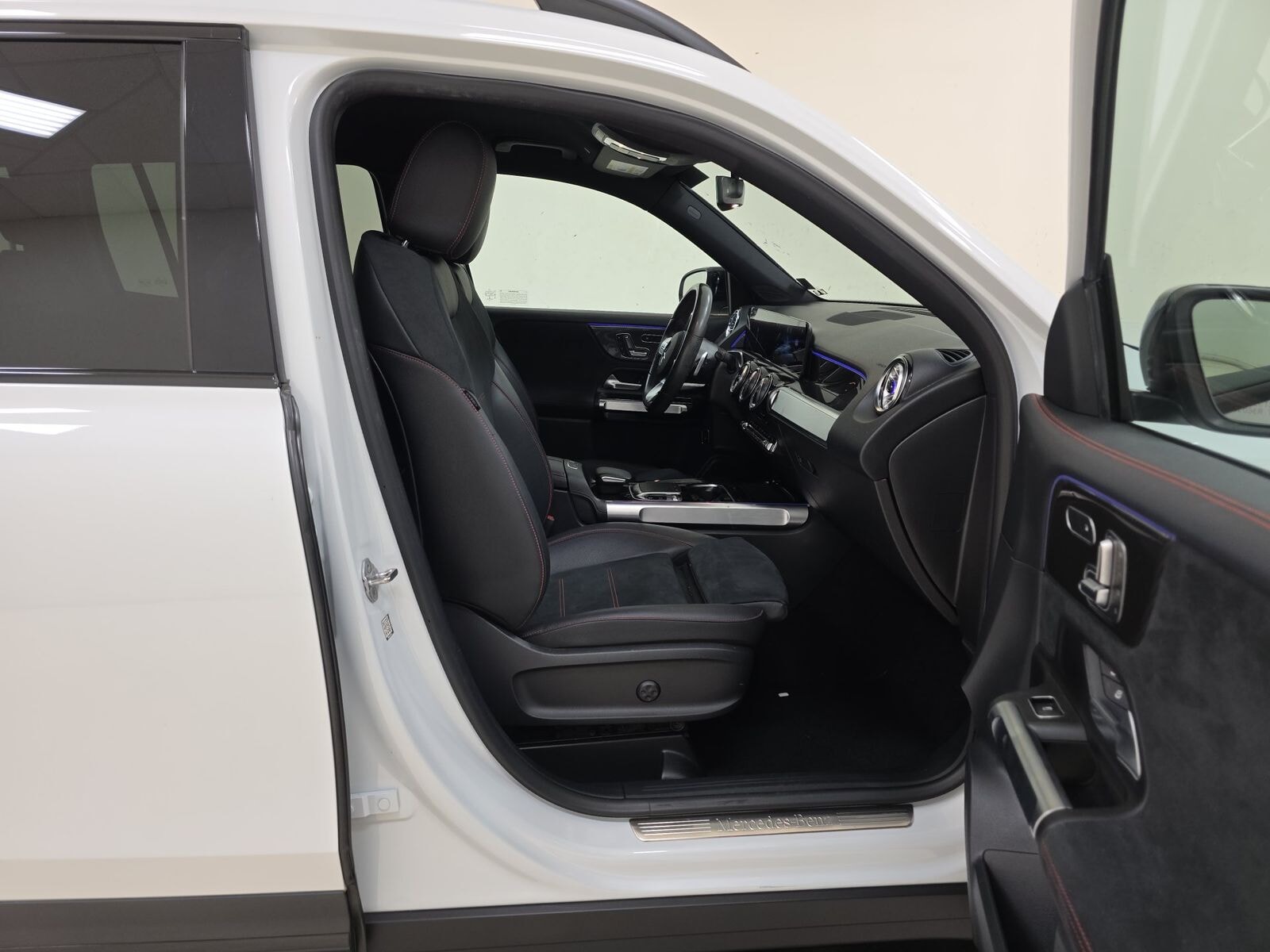2022 MERCEDES-BENZ GLB GLB 250 photo 14