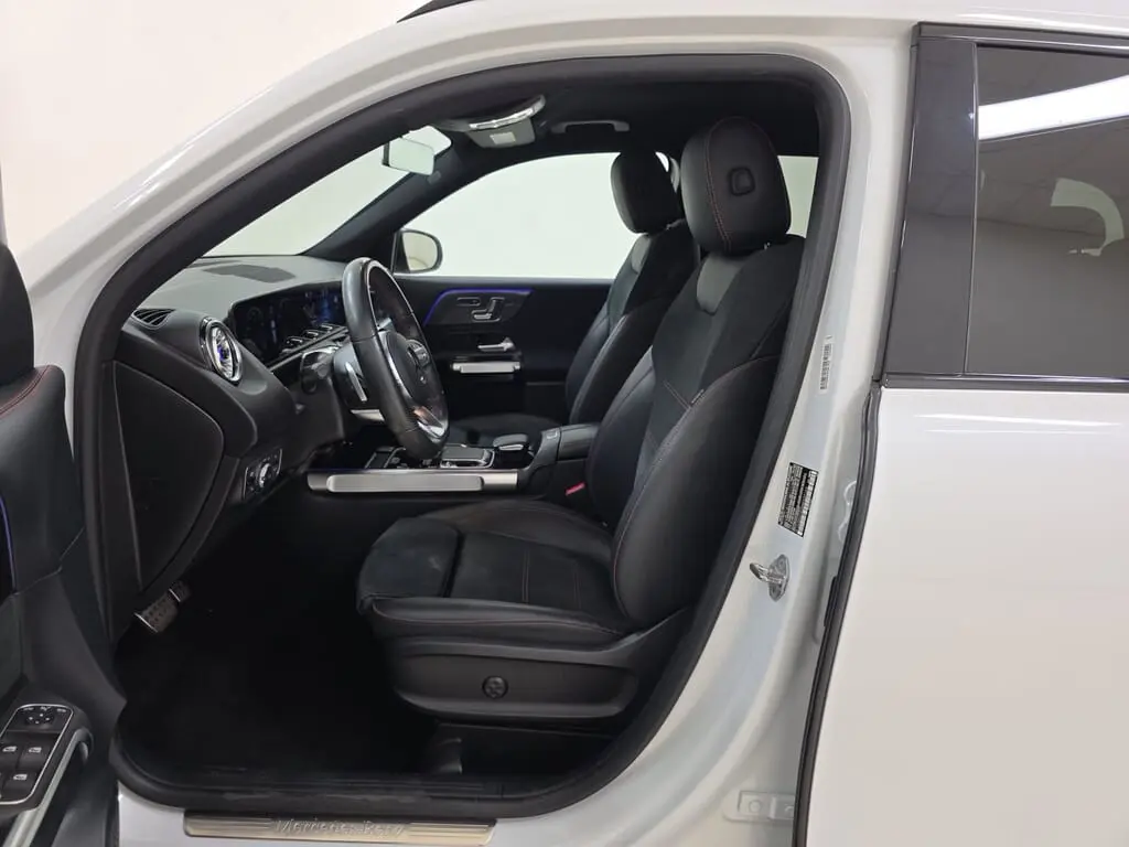 2022 MERCEDES-BENZ GLB GLB 250 photo 8