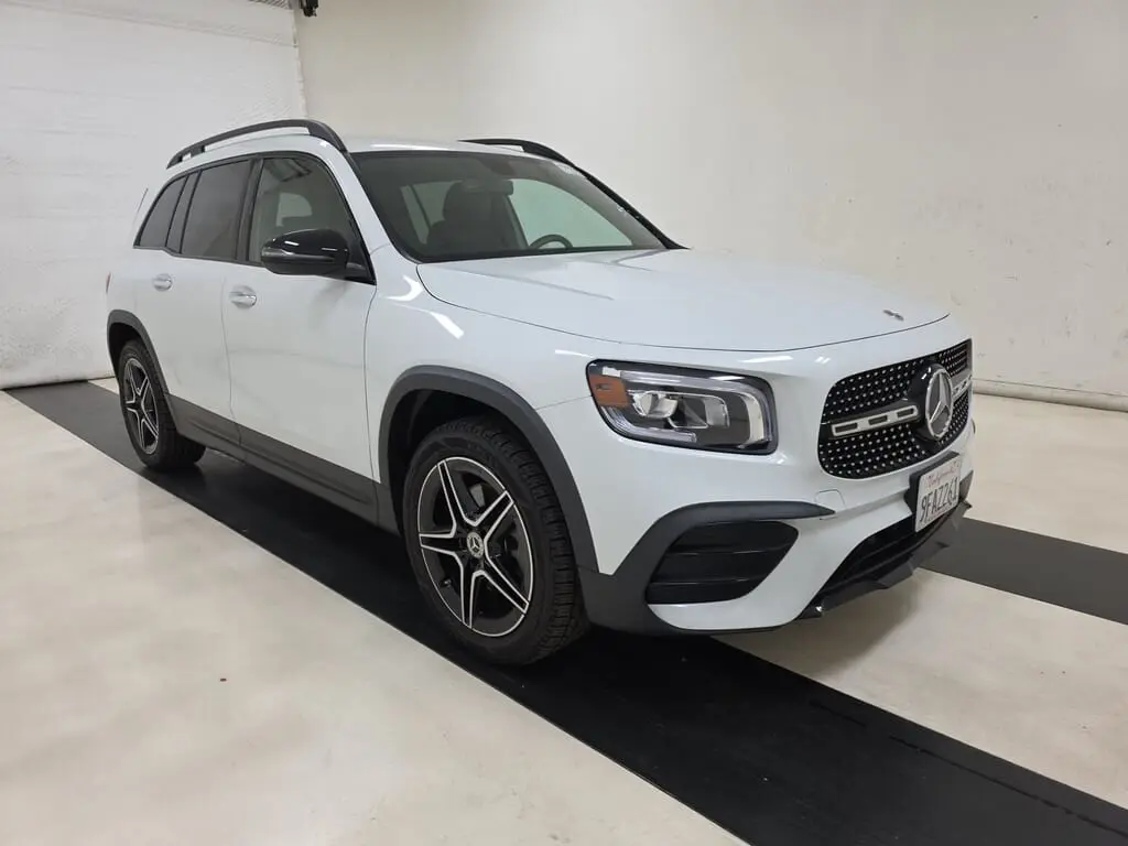 2022 MERCEDES-BENZ GLB GLB 250 photo 3