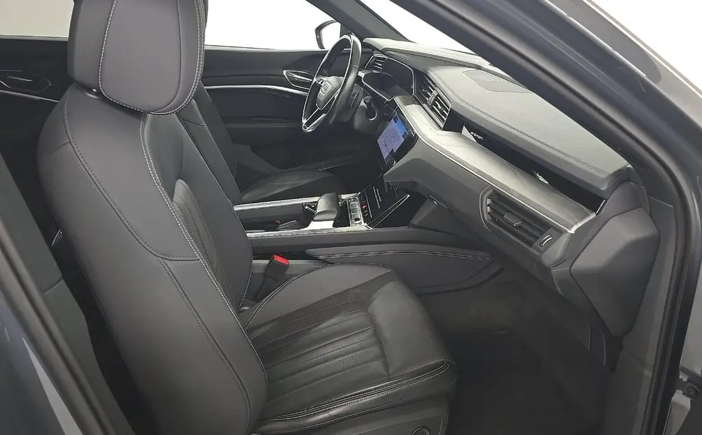 2024 AUDI Q8 E-TRON SPORTBACK S LINE PREMIUM PLUS photo 17
