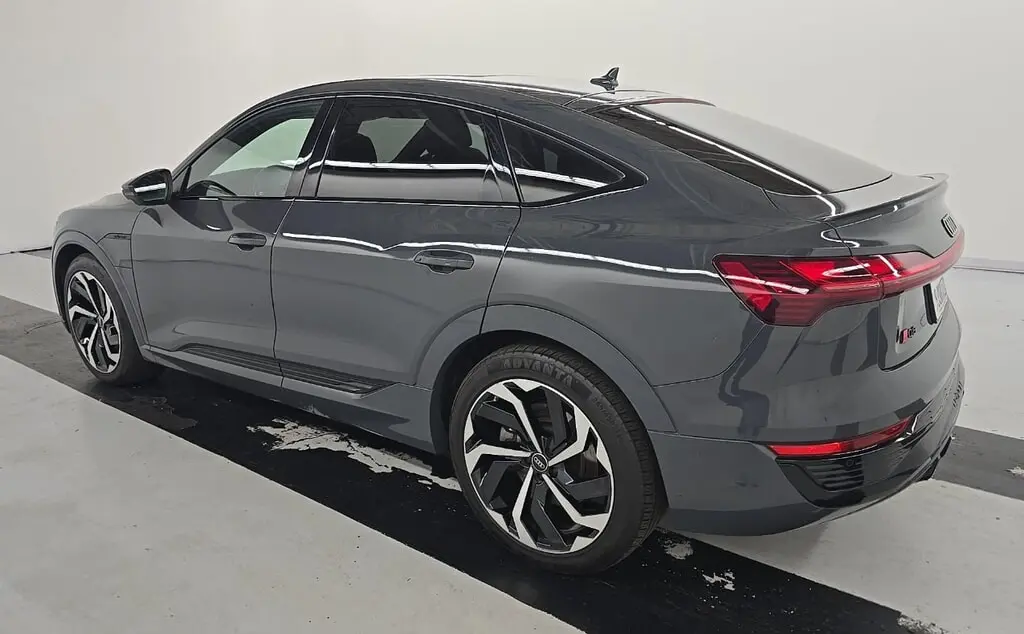 2024 AUDI Q8 E-TRON SPORTBACK S LINE PREMIUM PLUS photo 5