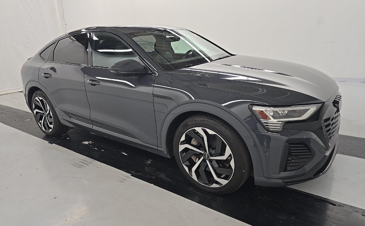 2024 AUDI Q8 E-TRON SPORTBACK S LINE PREMIUM PLUS photo 3