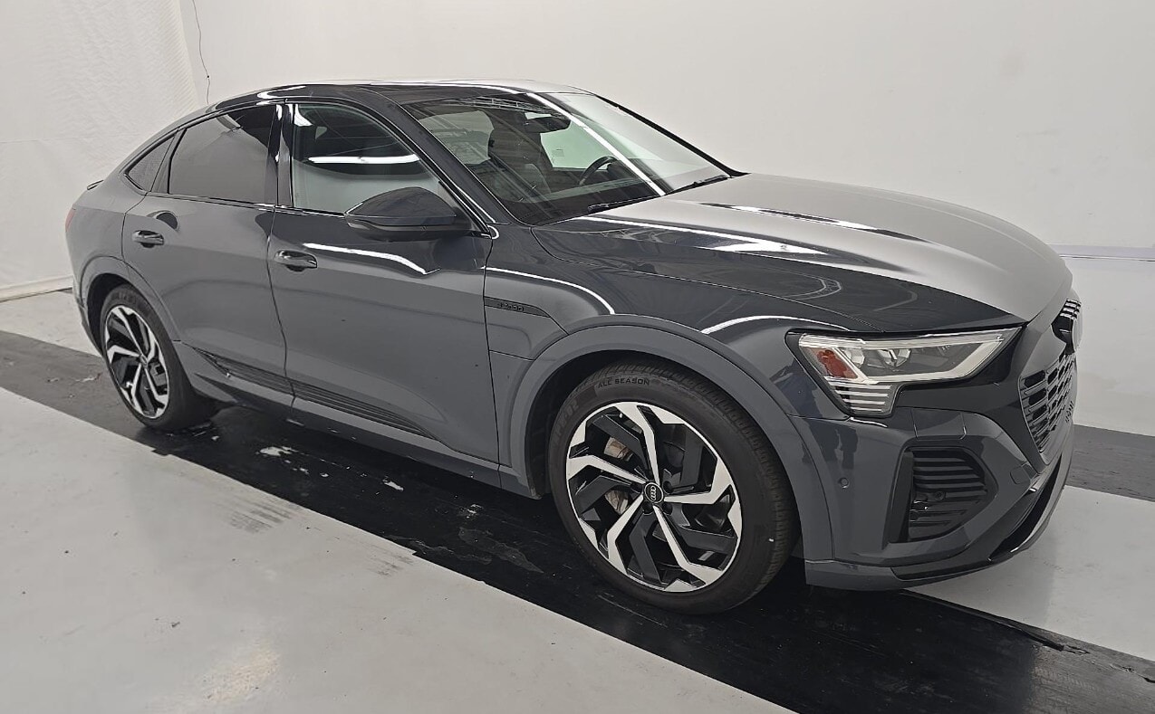 2024 AUDI Q8 E-TRON SPORTBACK S LINE PREMIUM PLUS photo 2