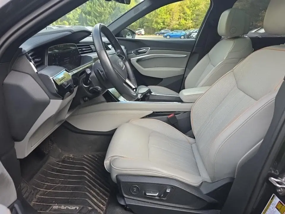 2024 AUDI Q8 E-TRON PRESTIGE photo 8
