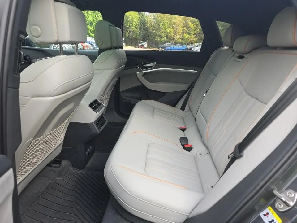 2024 AUDI Q8 E-TRON PRESTIGE photo 15