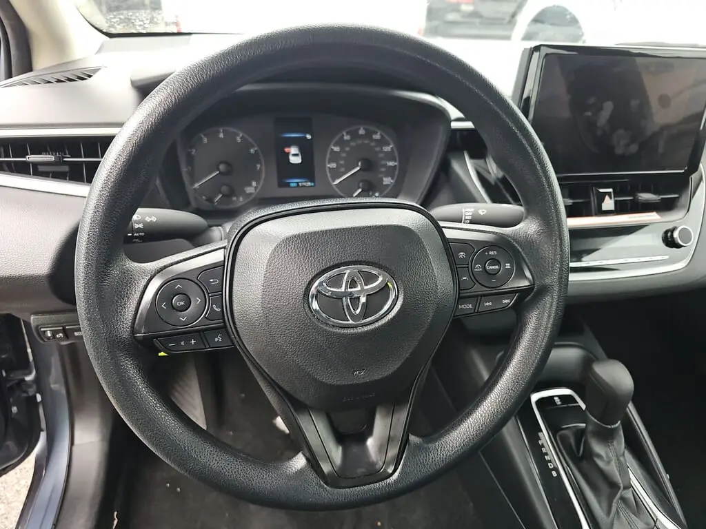 2025 TOYOTA COROLLA LE photo 12