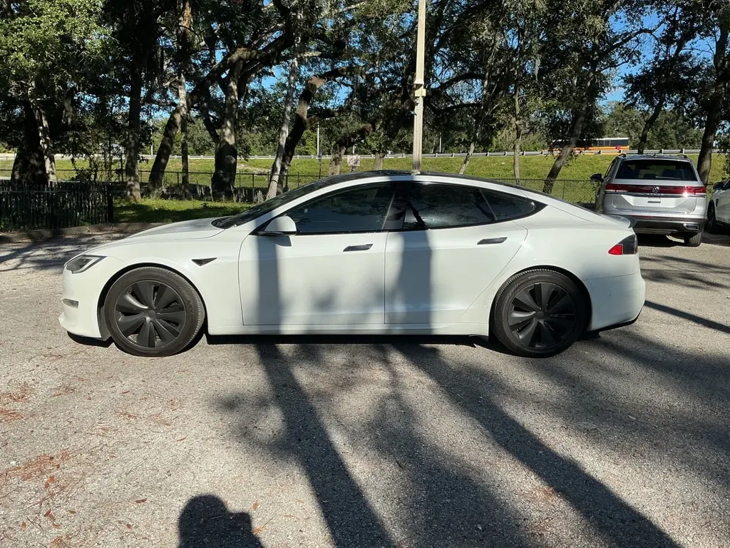 2022 TESLA MODEL S photo 2