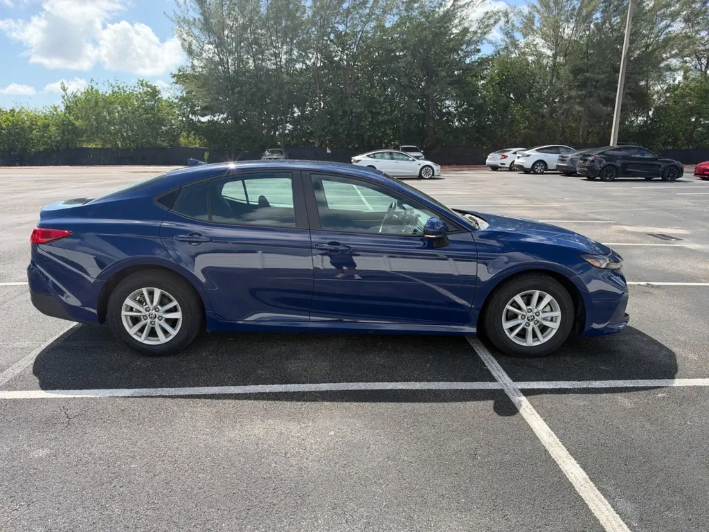 2026 TOYOTA CAMRY LE photo 8