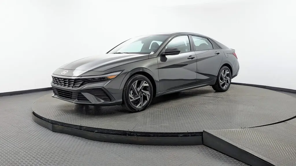 2025 HYUNDAI ELANTRA SEL SPORT photo 1