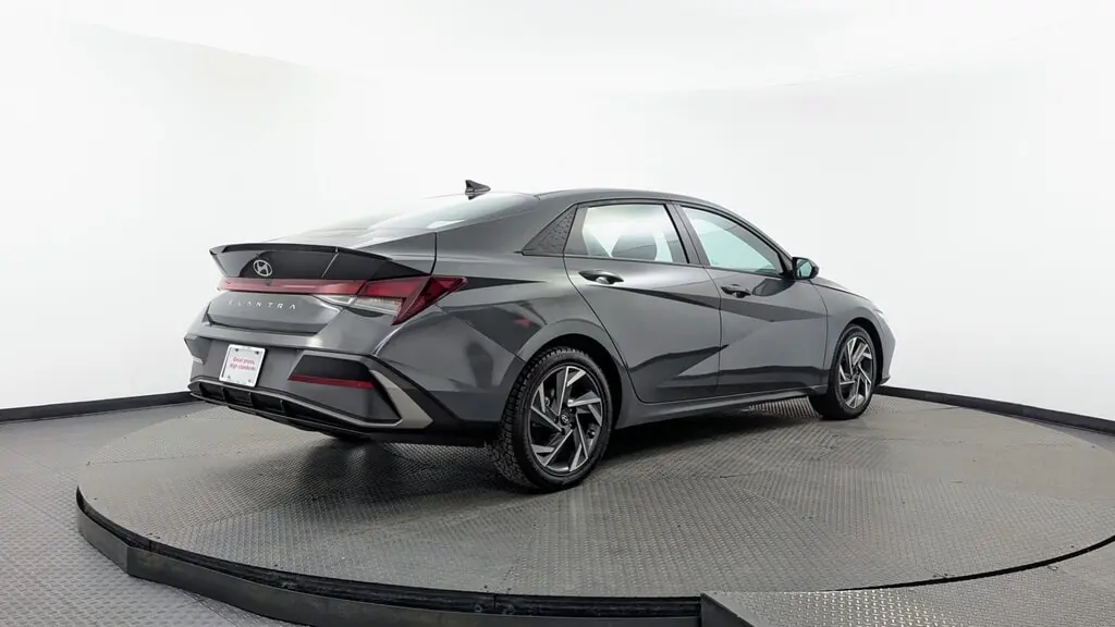 2025 HYUNDAI ELANTRA SEL SPORT photo 7